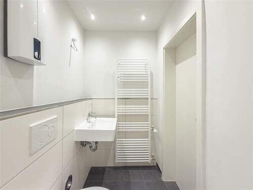 Badezimmer - 3 Zimmer Etagenwohnung zum Kaufen in Düsseldorf