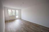 Wohnzimmer - Schöne 2-Zimmerwohnung mit Balkon