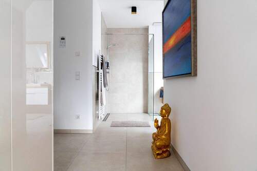 Flur zum Badezimmer en Suite - 