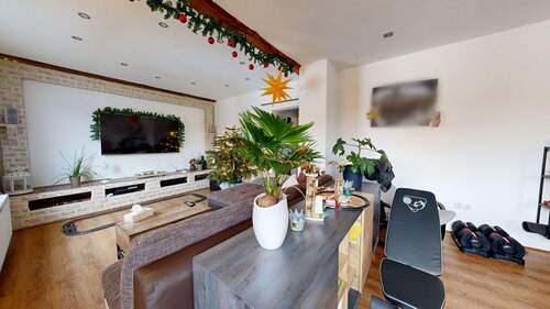 Wohnzimmer - 1 Zimmer Mehrfamilienhaus, Wohnhaus zum Kaufen in Elsteraue