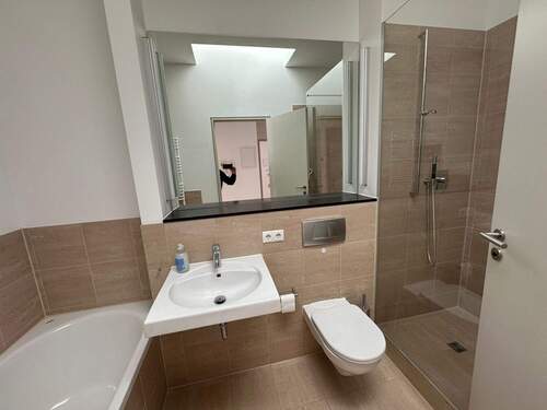 Modernes Badezimmer - 