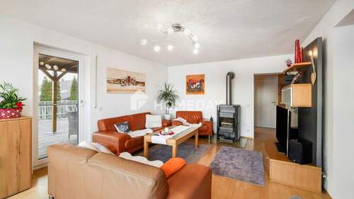 Wohnzimmer 1 - 5 Zimmer Etagenwohnung in Bernried