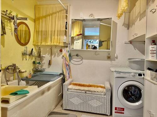 Bad mit Wanne - 
