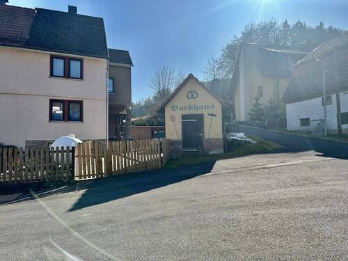 Doppelhaushälfte für den Macher zum Super preis - Immobilie in Grumbach - Ihr Traum vom Landleben - Charmante Doppelhaushälfte mit idyllischem Garten