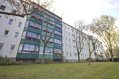 Ansicht vorn - Schöne 2-Raumwohnung in Trotha ganz unten!