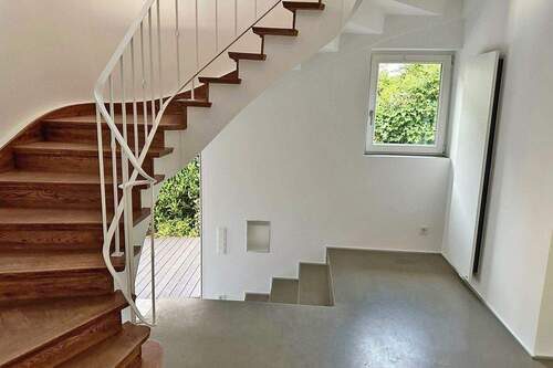 Eingangsbereich - 6 Zimmer Einfamilienhaus zum Kaufen in Essen