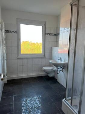 Badezimmer - Etagenwohnung mit 59,10 m&sup2; in Groitzsch zur Miete