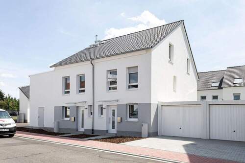 Eingangsseite - Doppelhaushälfte KFW 40 QNG Neubau Erstbezug Buseck-Beuern