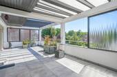 Überdachter Balkon 2. OG - 