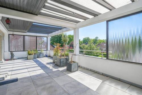 Überdachter Balkon 2. OG - 