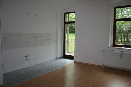 Wohnzimmer mit offener Küche - 