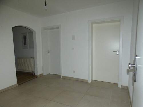 Flur/Garderobe (Foto 1) - 5 Zimmer Etagenwohnung in Giengen an der Brenz