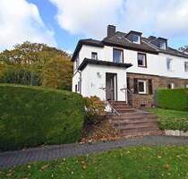 Charme trifft Saarn! Einseitig angebauter Altbau-Schatz auf tollem Grundstück - Mülheim