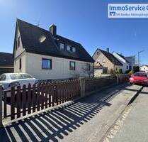 Einfamilienhaus mit großem Grundstück und Doppelgarage - Nürnberg