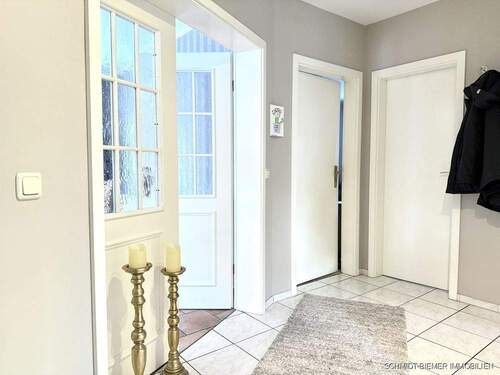 Diele - 5 Zimmer Einfamilienhaus in Wedel