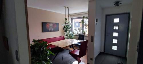 Eingang und Essbereich.jpg - Mehrfamilienhaus, Wohnhaus mit 144,00 m&sup2; in Glonn zur Miete