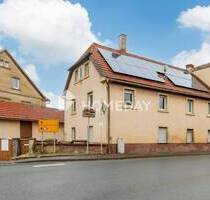 Großzügiges Zweifamilienhaus mit Scheune, Werkstatt und Ausbaureserve - Bergtheim Opferbaum