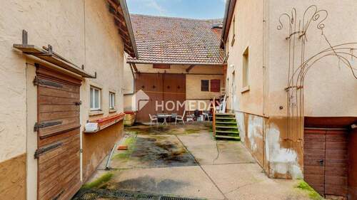 Außenansicht 3 - 8 Zimmer Einfamilienhaus zum Kaufen in Bergtheim