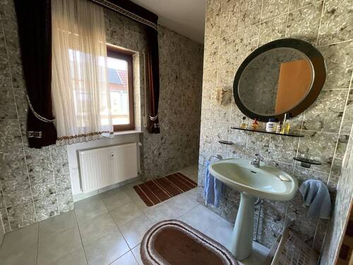 Badezimmer Hauptwohnung - 