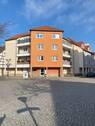 Vorderansicht Haus - Großzügige 3-Raum Wohnung in Elbnähe