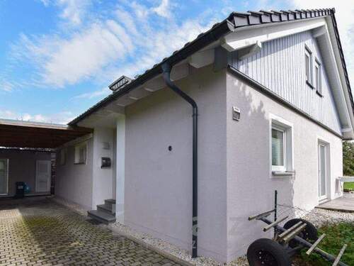 Ansicht Hauseingang - 3 Zimmer Einfamilienhaus zum Kaufen in Oelsnitz