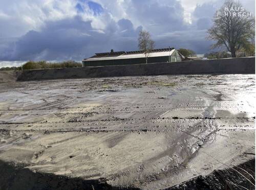 Baugrundstueck Blick von Norden - Attraktives Baugrundstück neben Zentralklinik Ostfriesland für gemischte Bebauung