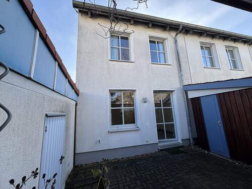 Rückseite - 4 Zimmer Reihenendhaus zum Kaufen in Hannover