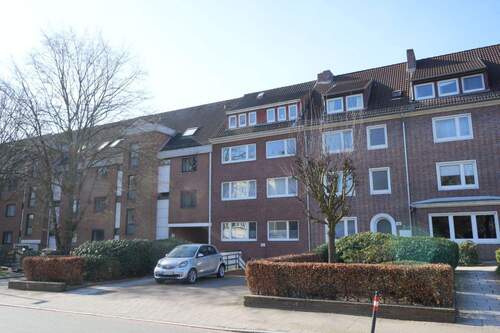 Straßenansicht - 2 Zimmer Etagenwohnung zur Miete in Bremen