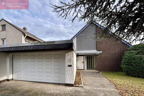 Außenansicht - Architektenhaus - 249.000,00&nbsp;EUR Kaufpreis, ca.&nbsp; 216,00&nbsp;m&sup2;&nbsp;Wohnfl&auml;che