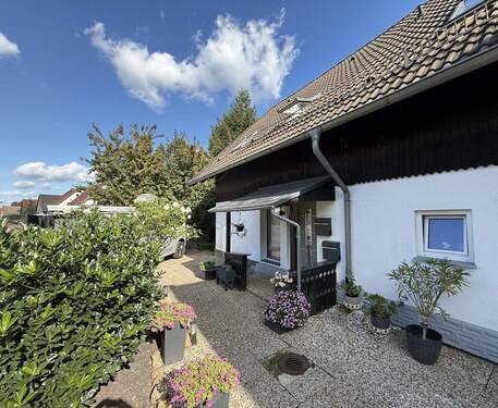 Eingang Anbau - 1 Zimmer Mehrfamilienhaus, Wohnhaus zum Kaufen in Hannover