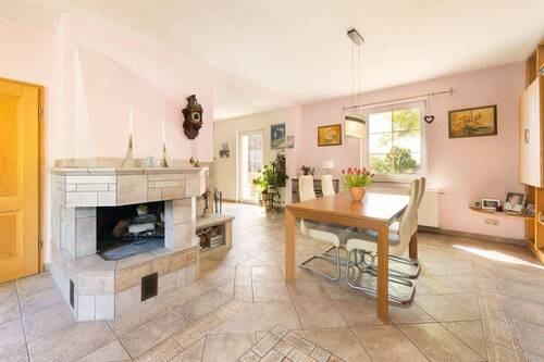 Kamin und Essbereich - 