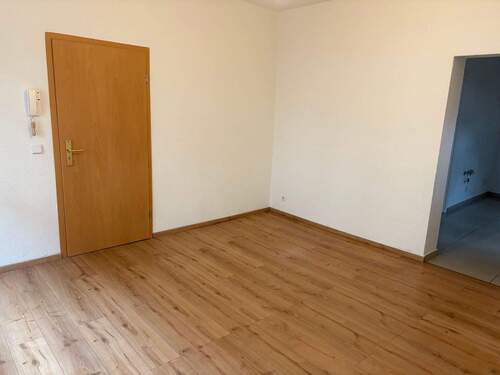 Wohn und Schlafzimmer - Etagenwohnung mit 32,00 m&sup2; in Brandenburg an der Havel zur Miete
