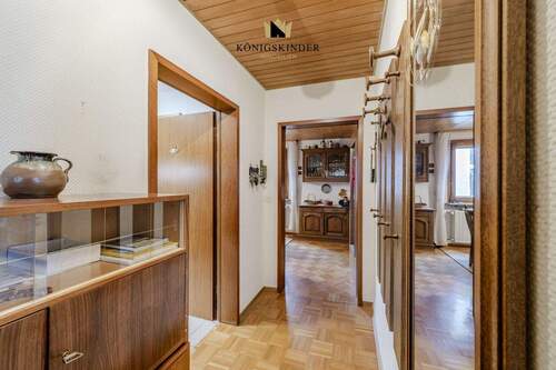 ...durch den Flur... - 7 Zimmer Mehrfamilienhaus, Wohnhaus in Reichenbach an der Fils