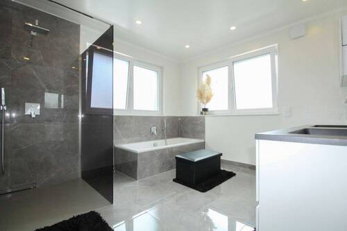 Badezimmer 1. OG - 