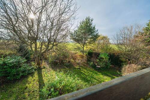 Blick vom Balkon in Garten - 