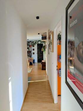 Flur Richtung Wohnzimmer - 