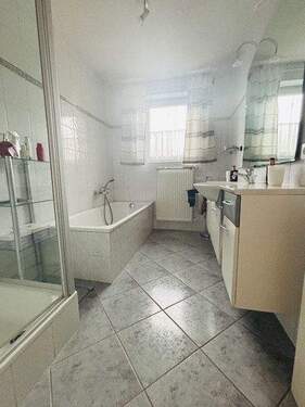 Tageslichtbadezimmer EG - 