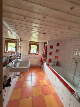 1. OG Badezimmer Dusche/Badew. - 