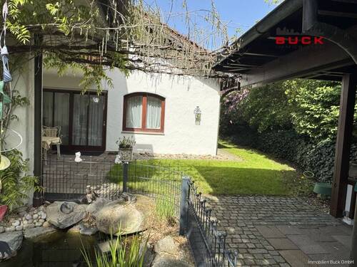 Terrasse und Teich - Einfamilienhaus mit 292,00 m² in Deggingen zum Kaufen