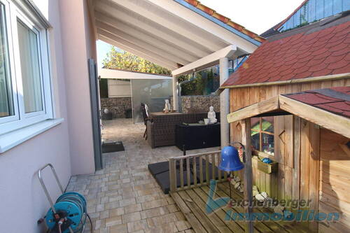 Terrasse mit Outdoor-Küche - 