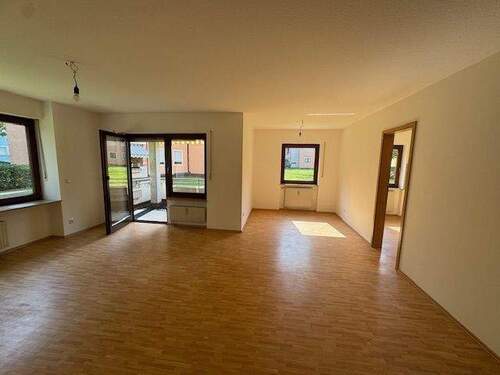 Wohnbereich - 3 Zimmer Etagenwohnung zur Miete in Stein