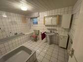 das Bad im Untergeschoss - 