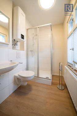 Badezimmer, Wohnung 10, 2. OG - 