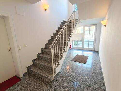 Eingangsbereich/Treppenhaus des Hauses - 