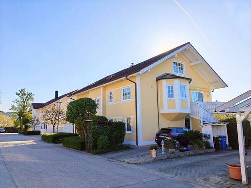 Exklusives Mehrfamilienhaus -ein Zuhause, das Licht, Raum u. Eleganz vereint - 9 Zimmer Mehrfamilienhaus, Wohnhaus zum Kaufen in Bad Birnbach