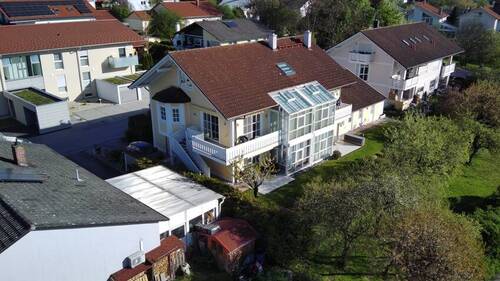 Exklusives Mehrfamilienhaus -ein Zuhause, das Licht, Raum u. Eleganz vereint - 