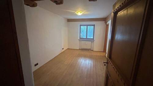 Schlafzimmer m Badzugang - 