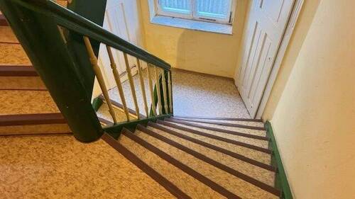 Treppenhaus EG zu den Wohnbereichen - 