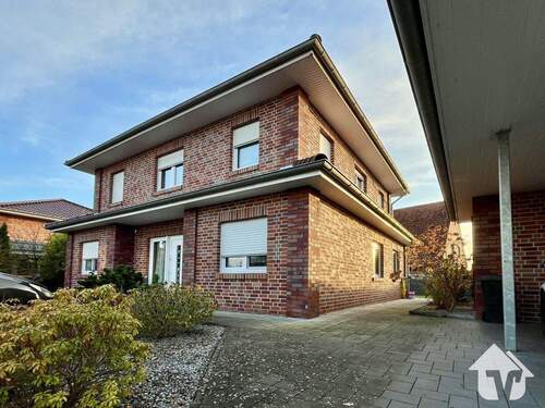 Hausansicht - Zwei Wohnungen, ein starkes Investment - gepflegtes Zweifamilienhaus von 2014