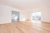 Wohnzimmer - Etagenwohnung mit 126,10 m&sup2; in Büchlberg / Saderreut zum Kaufen